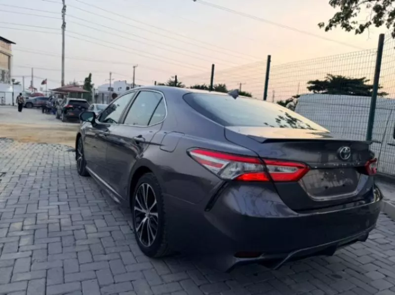 Toyota Camry   - 2019