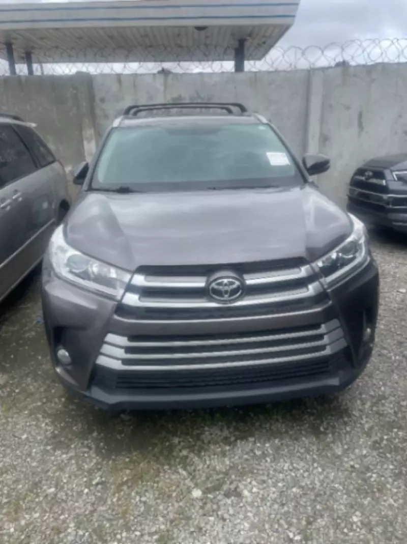 Toyota Highlander   - 2015
