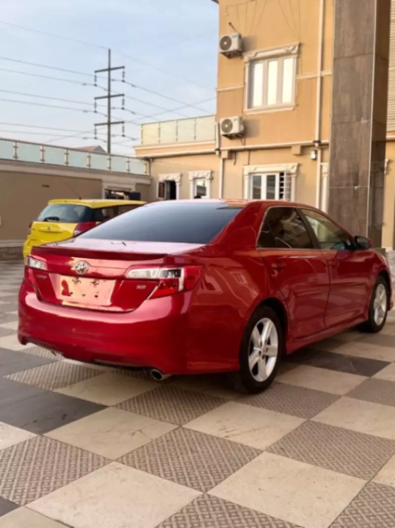 TOYOTA Camry - 2014