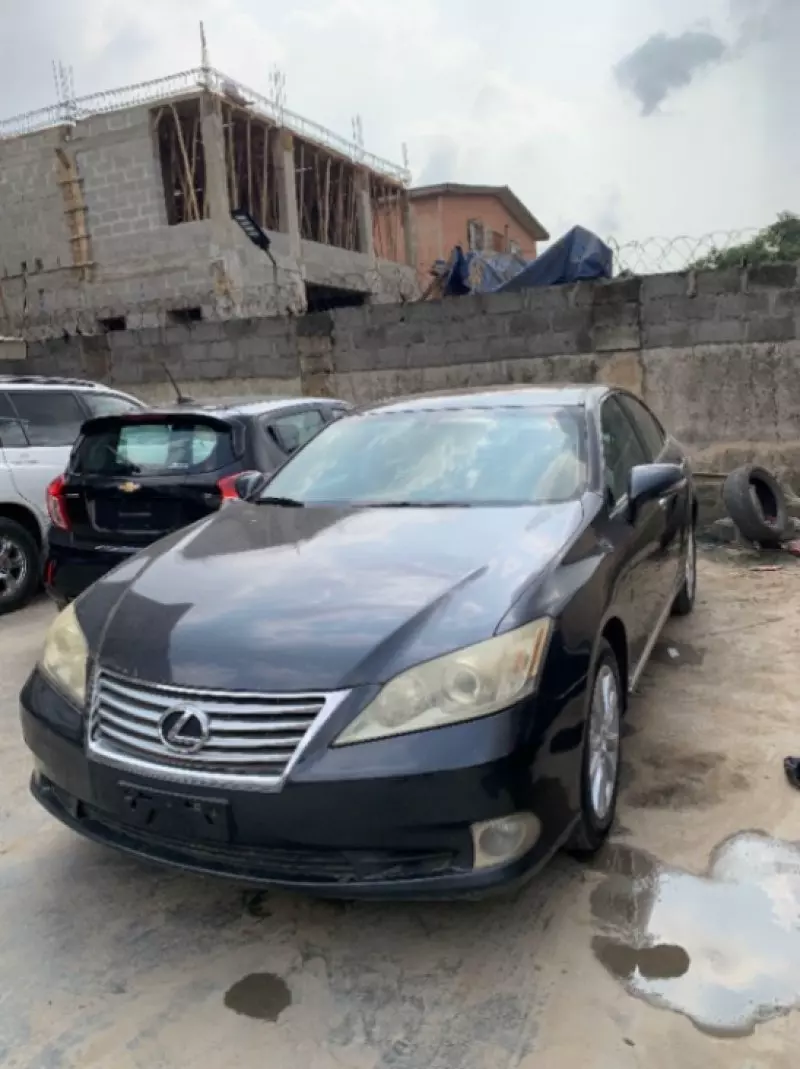 Lexus ES   - 2010