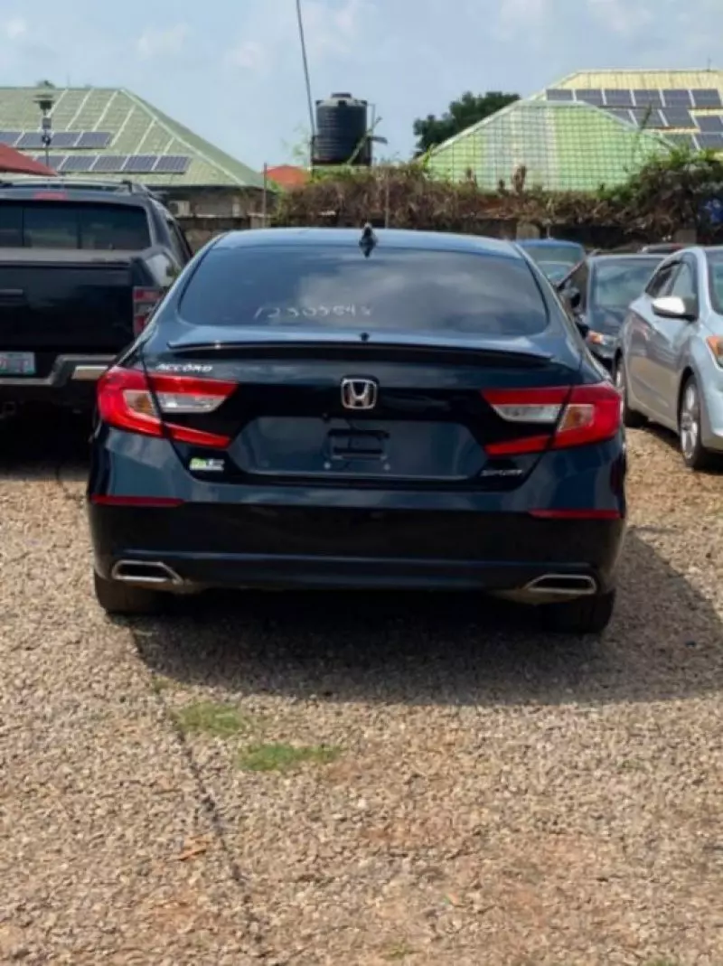 Honda Accord   - 2018