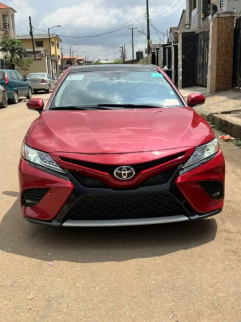 Toyota Camry   - 2019