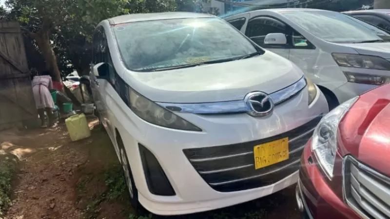 Mazda Biante   - 2011