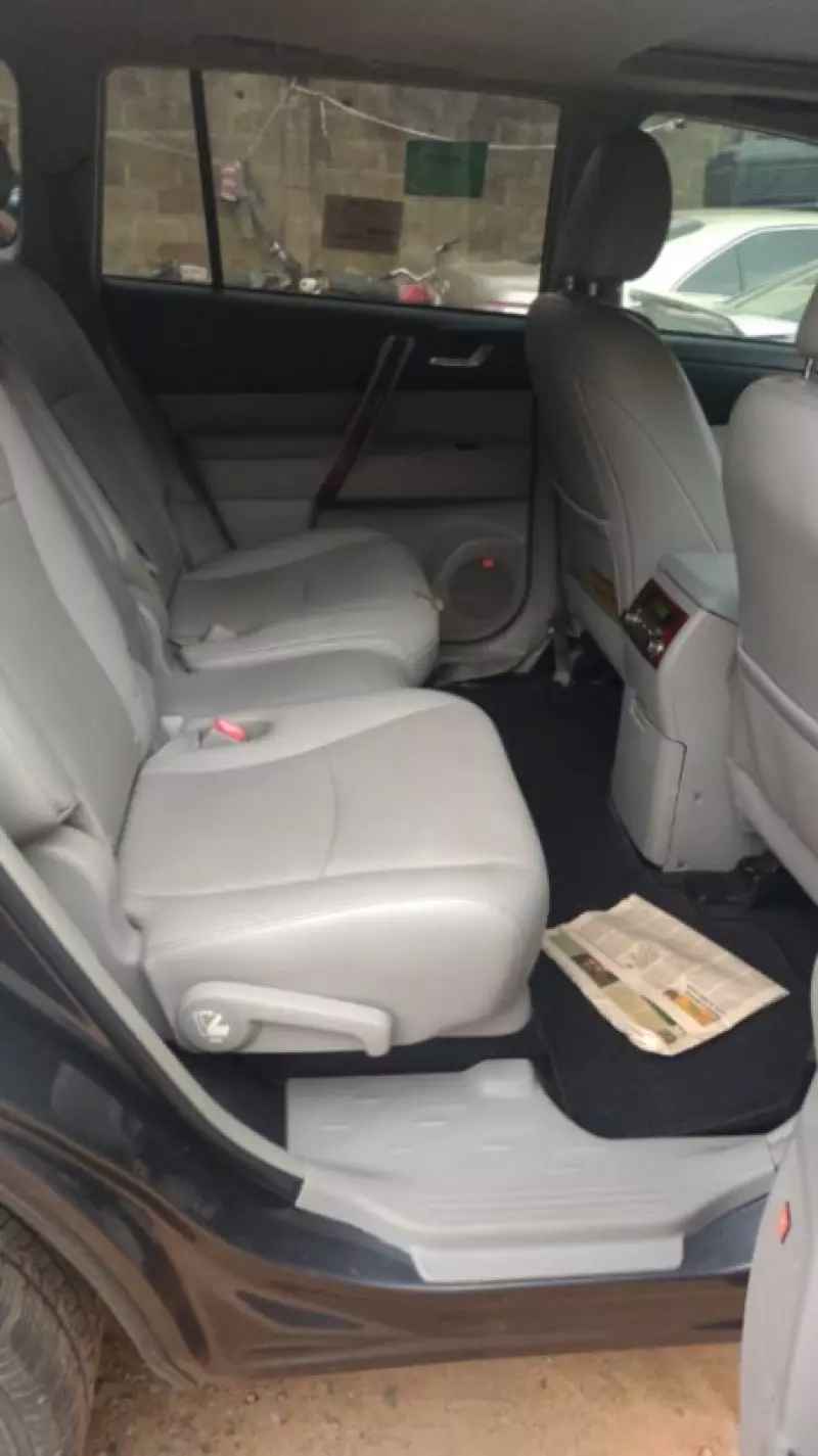 Toyota Highlander   - 2013