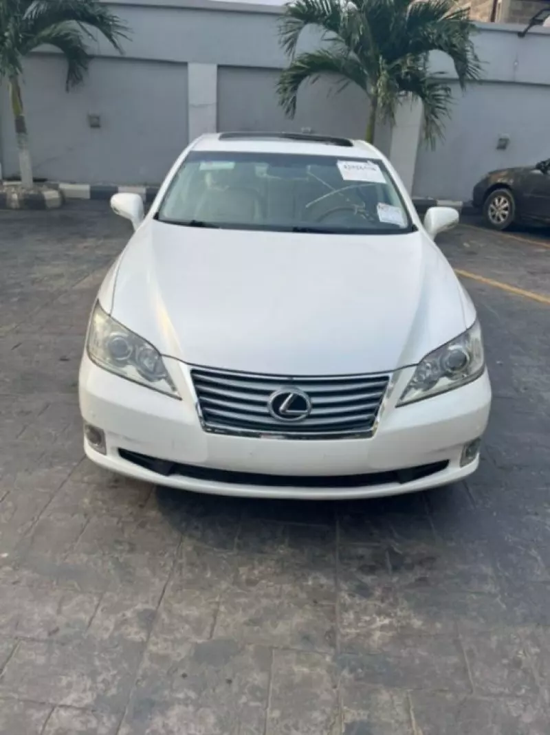 Lexus ES 350   - 2011