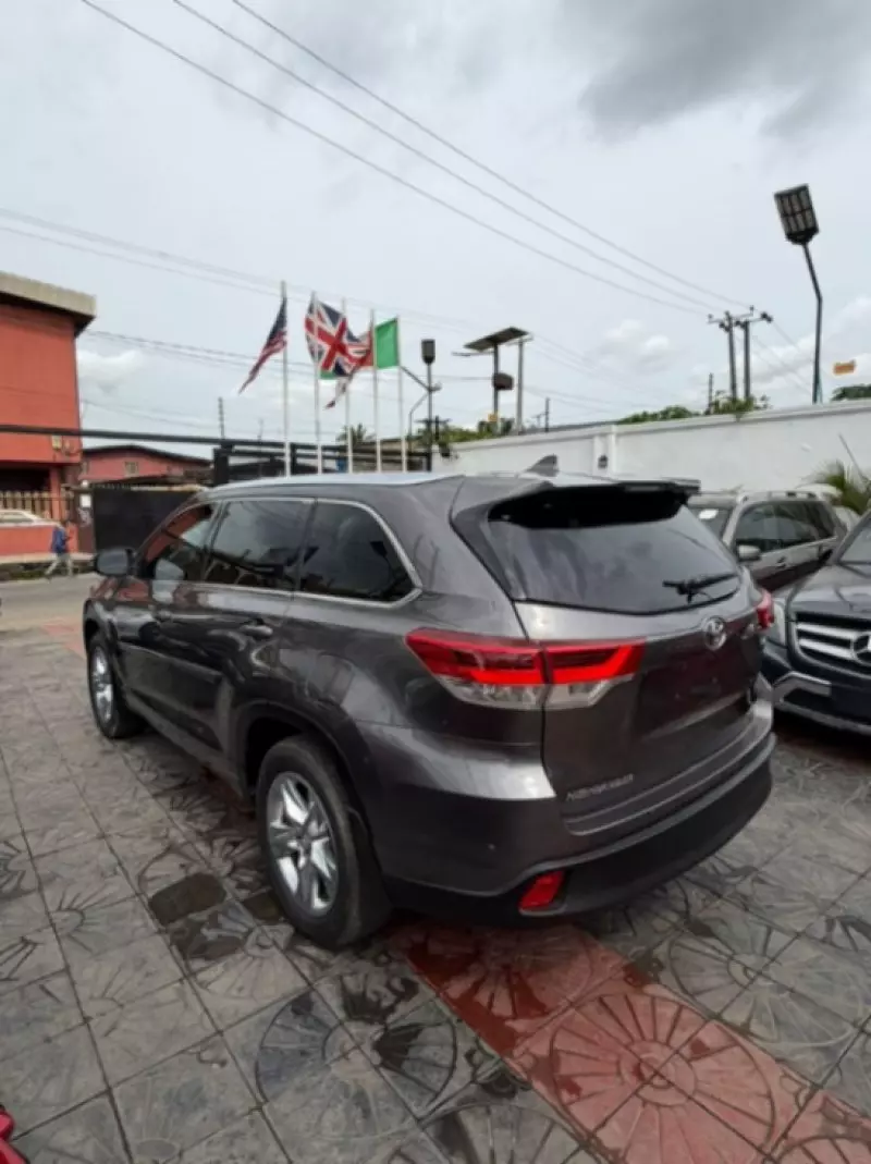 TOYOTA Highlander   - 2015