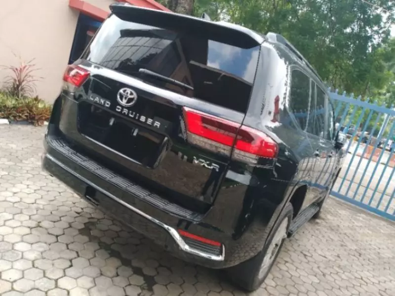 Toyota Land Cruiser   - 2025