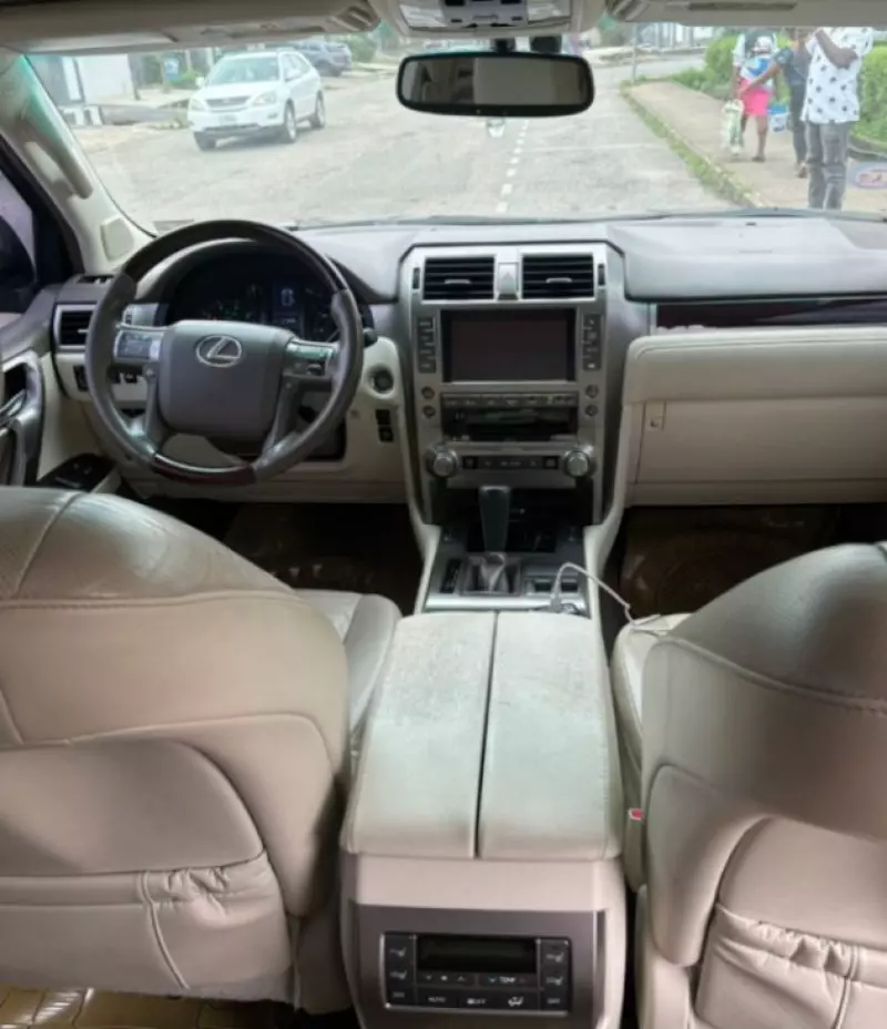Lexus GX 460   - 2010