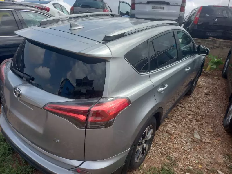 Toyota RAV 4   - 2018