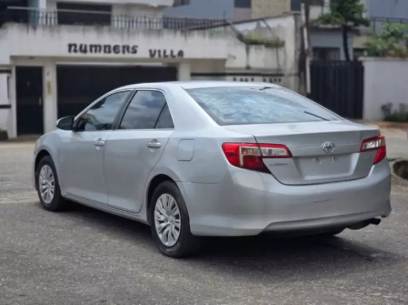 TOYOTA Camry   - 2012