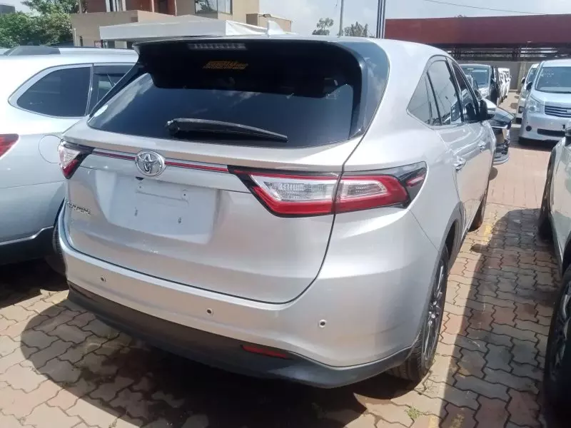 Toyota Harrier   - 2017