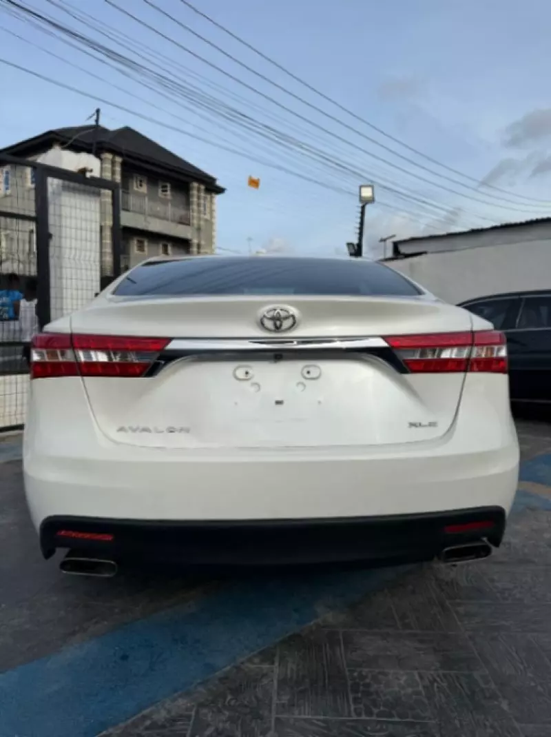 TOYOTA Avalon   - 2013