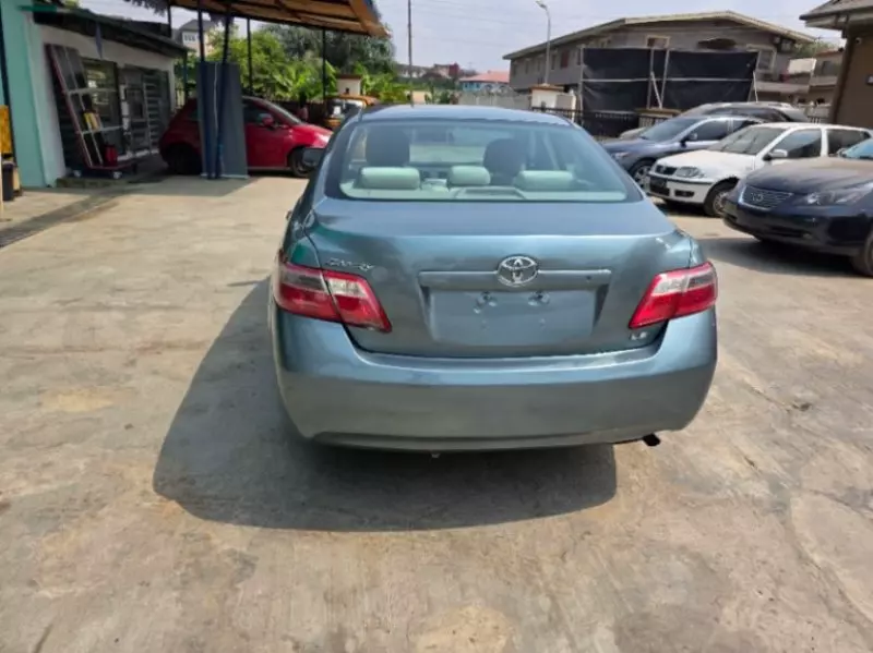 Toyota Camry   - 2008