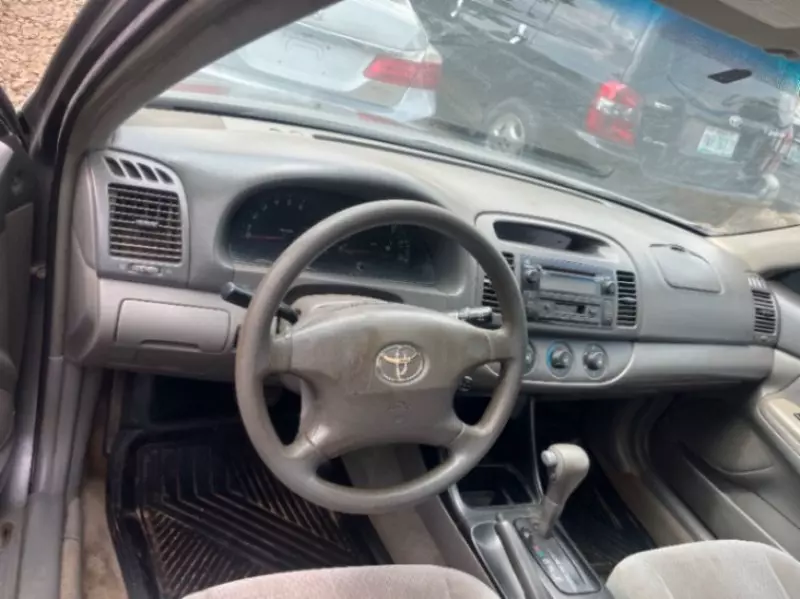 Toyota Camry   - 2003