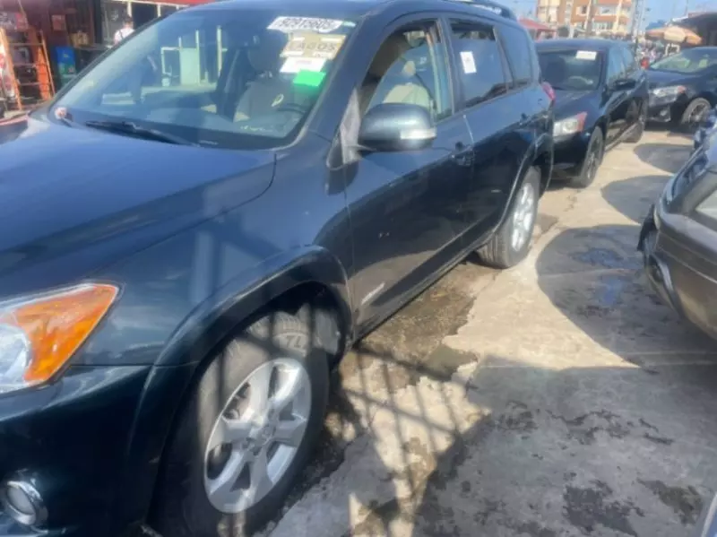 TOYOTA RAV 4   - 2011