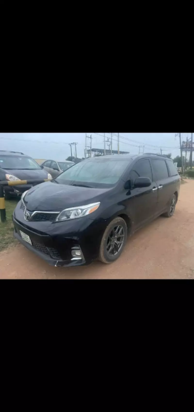 Toyota Sienna   - 2011