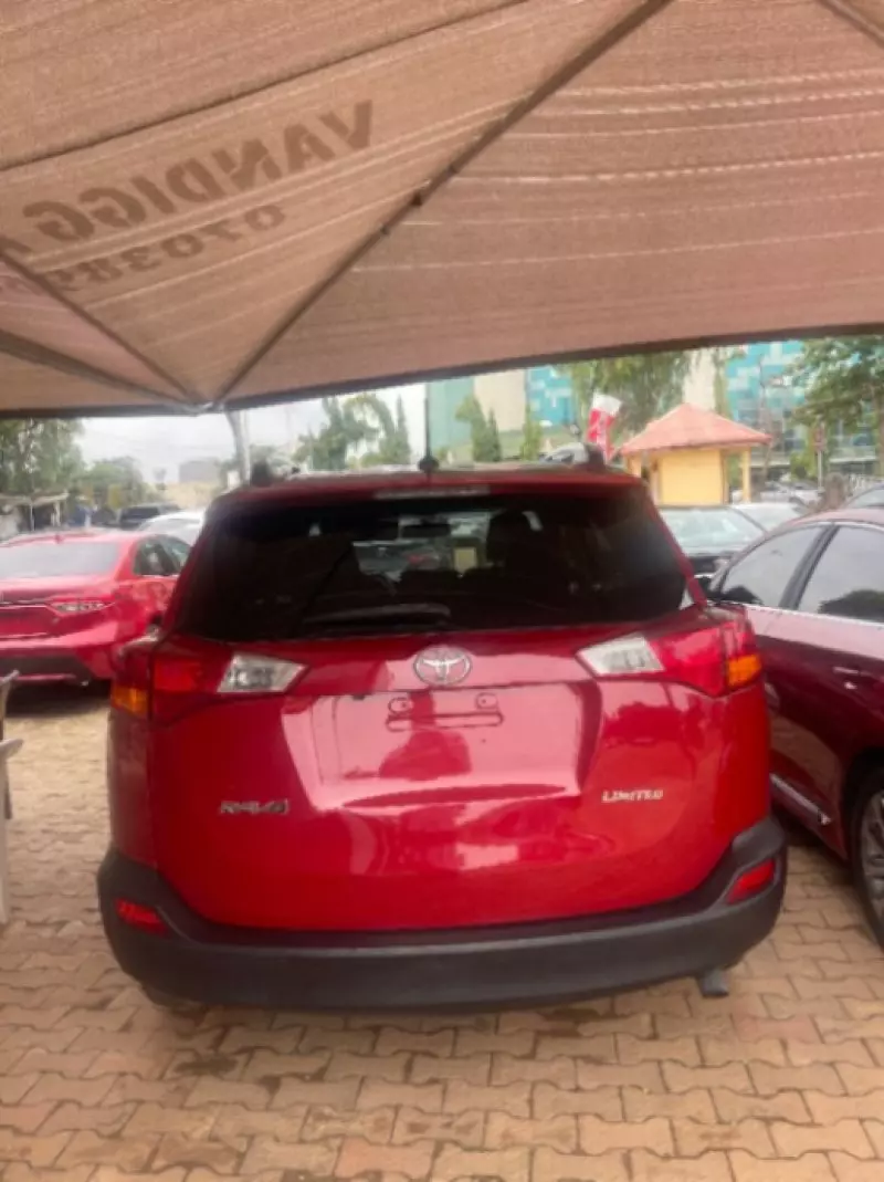 Toyota RAV 4   - 2015