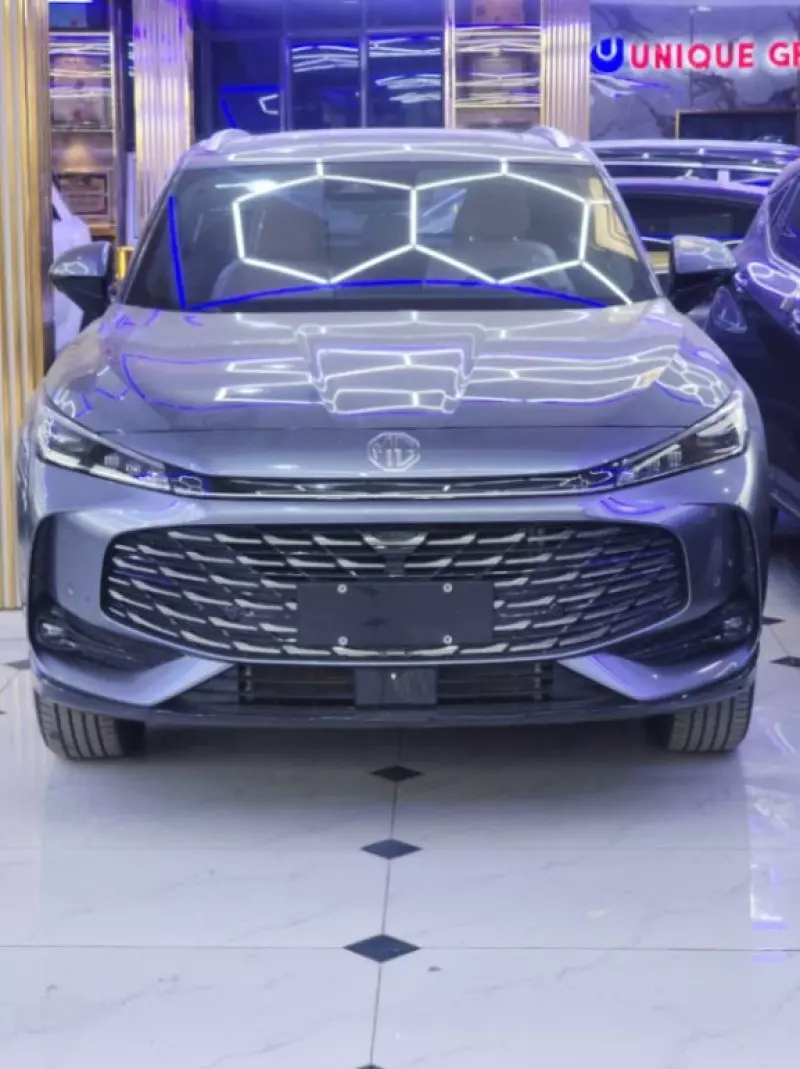 MG HS   - 2025