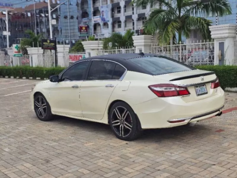 Honda Accord   - 2013