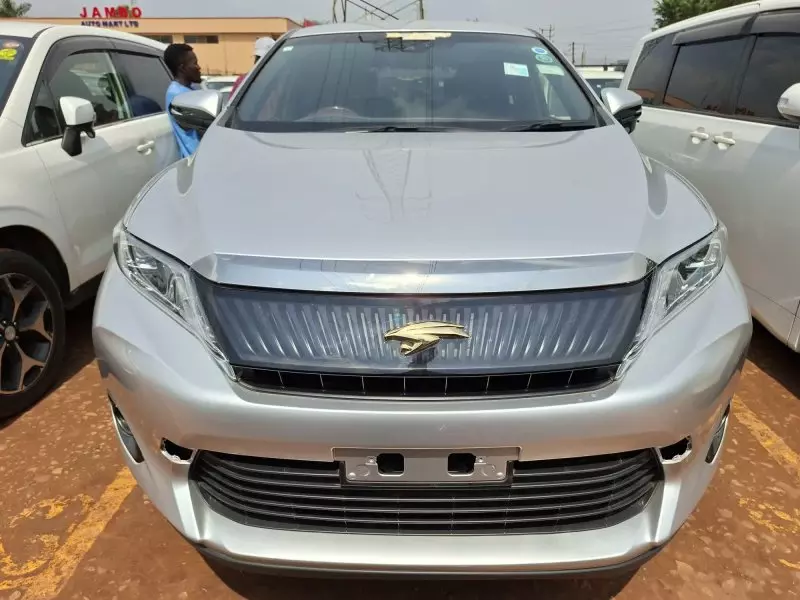 Toyota Harrier   - 2017