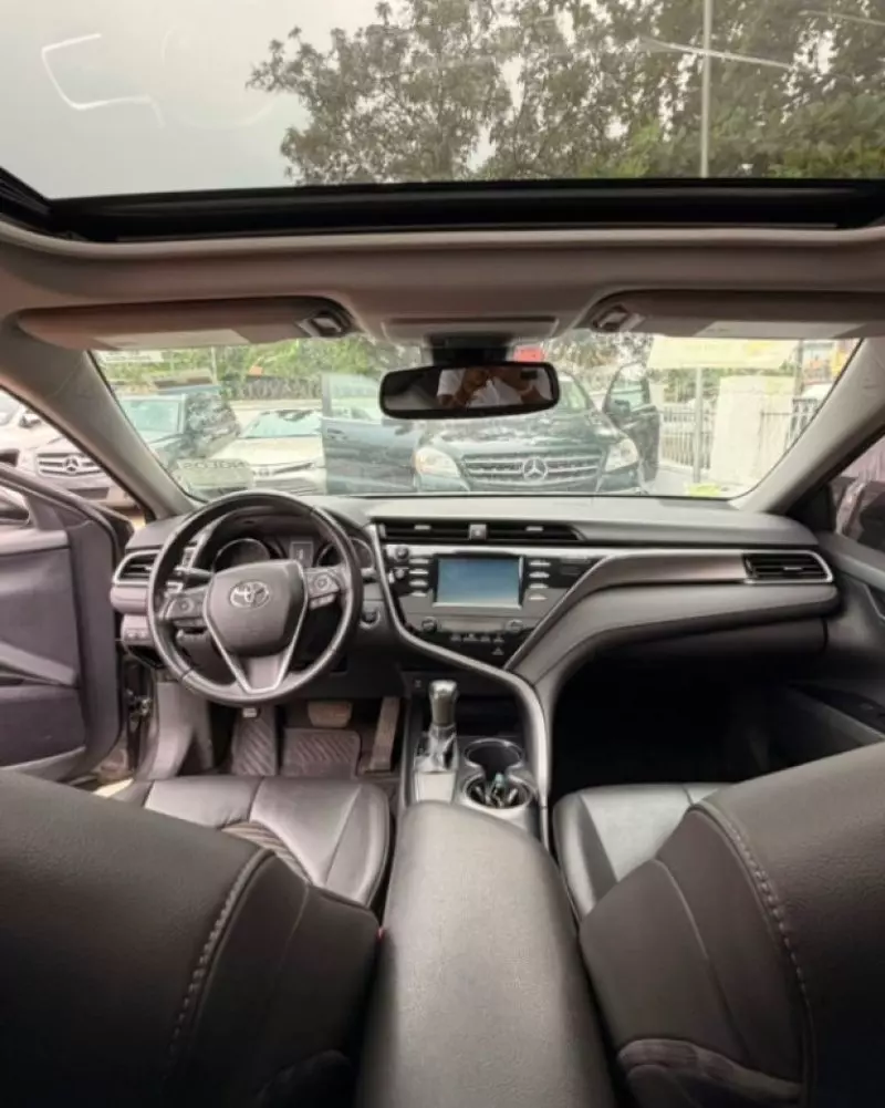 TOYOTA Camry - 2018