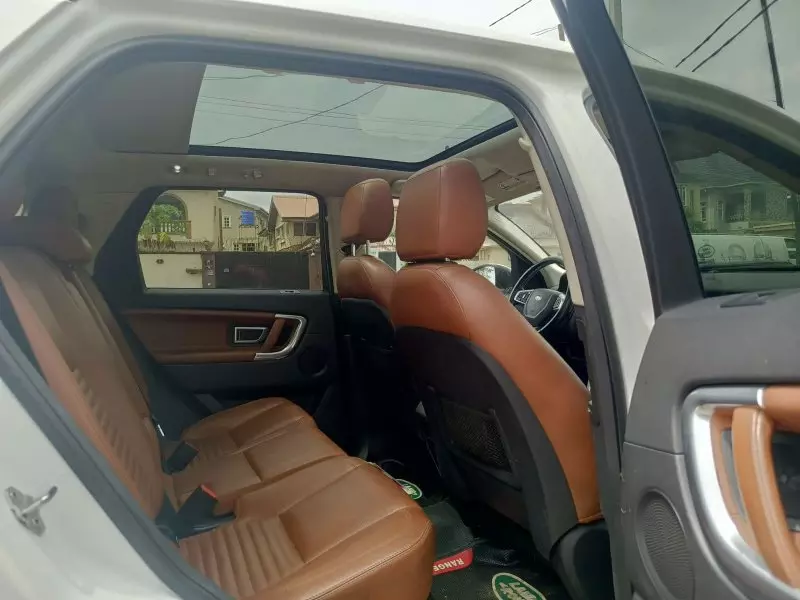 Land Rover Discovery Sport - 2015