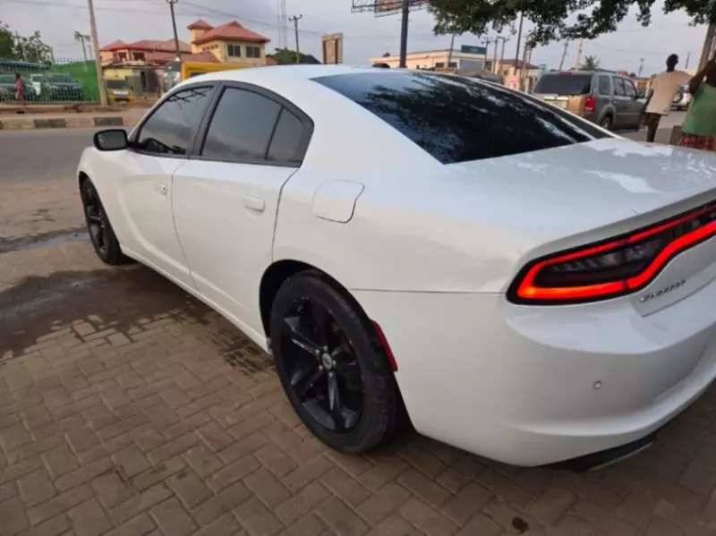 Dodge Charger - 2017