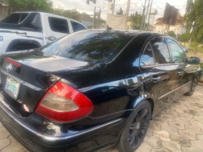 Mercedes-Benz E350   - 2008