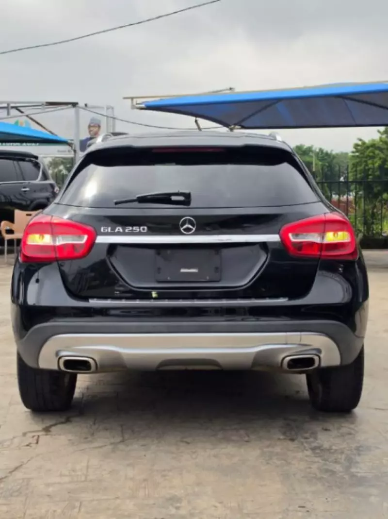 Mercedes-Benz GLA-Class   - 2015