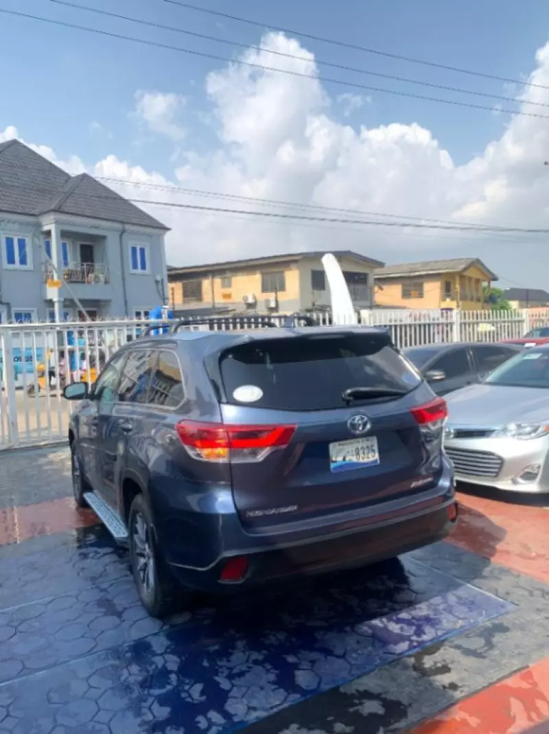 Toyota Highlander   - 2018