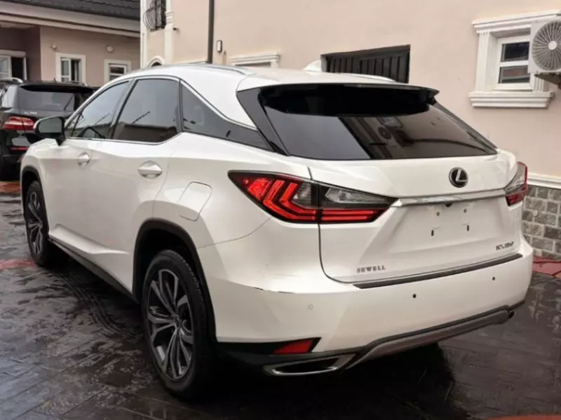 Lexus RX - 2021
