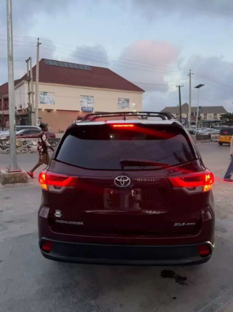 TOYOTA Highlander   - 2018