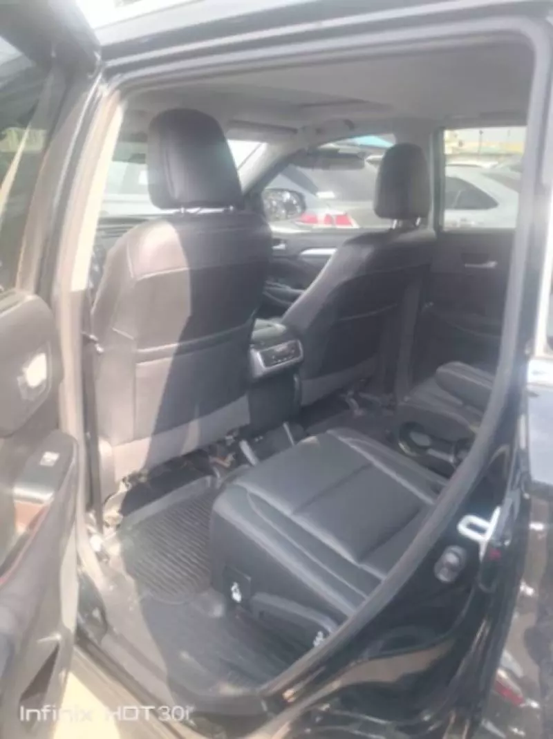 Toyota Highlander   - 2017