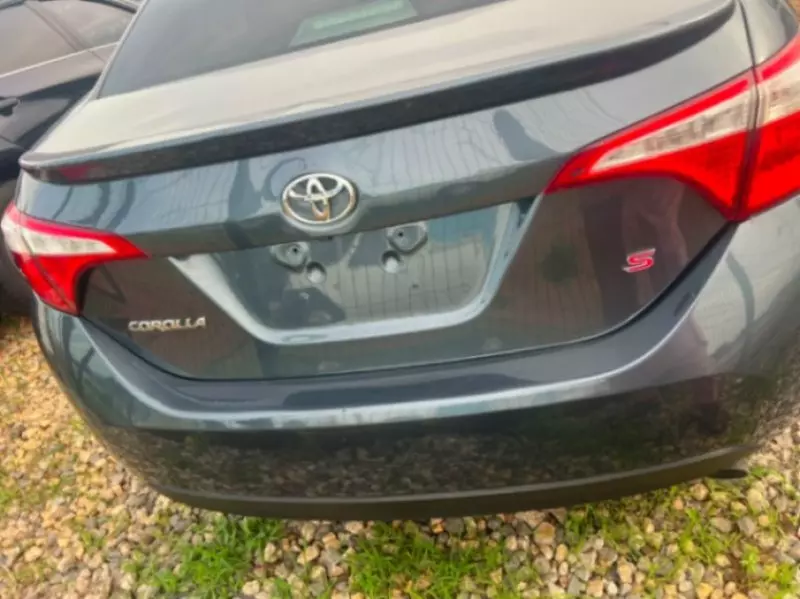 TOYOTA Corolla - 2015