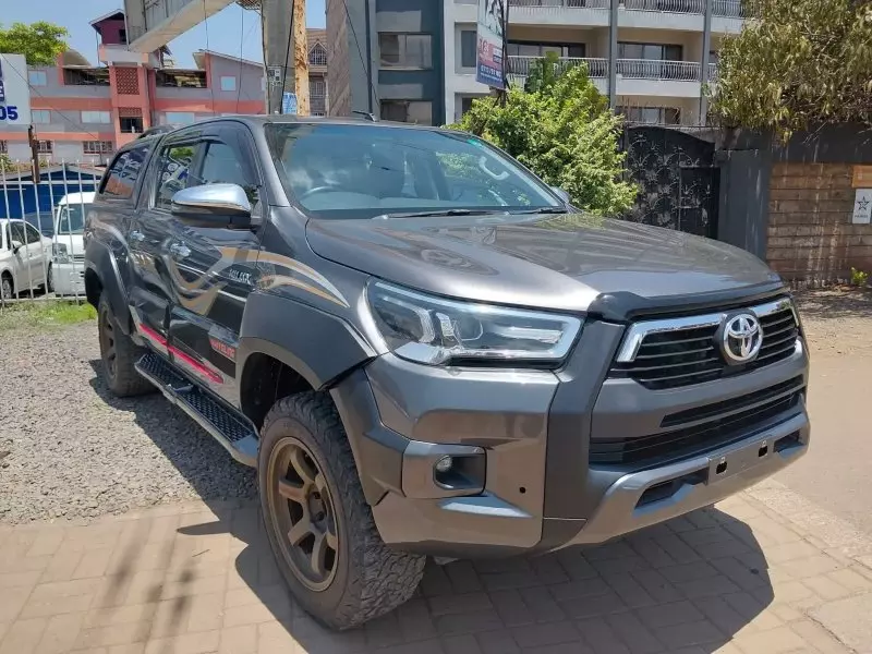 TOYOTA Hilux Revo    - 2020
