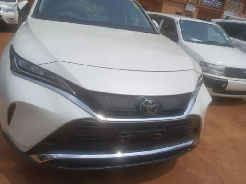 TOYOTA Harrier   - 2015