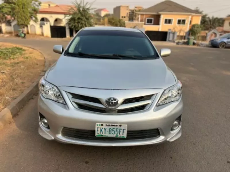 Toyota Corolla   - 2010