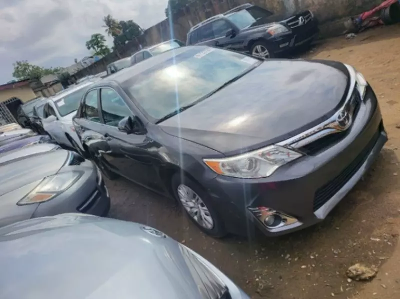 Toyota camry   - 2013