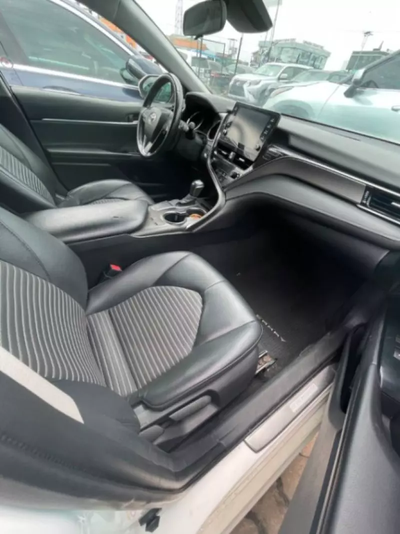 TOYOTA Camry   - 2019