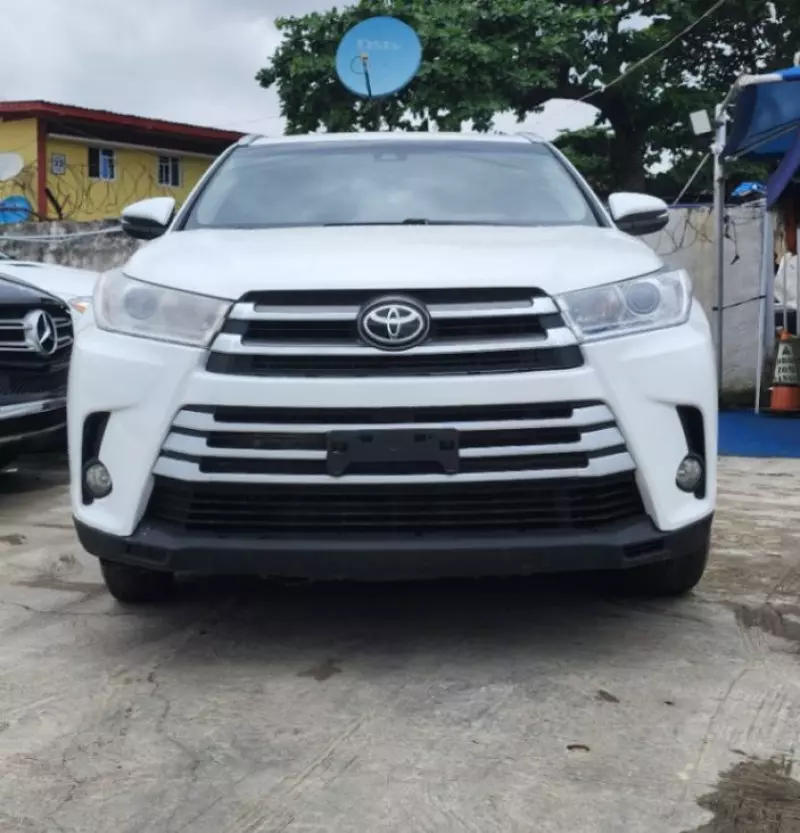 Toyota Highlander   - 2017