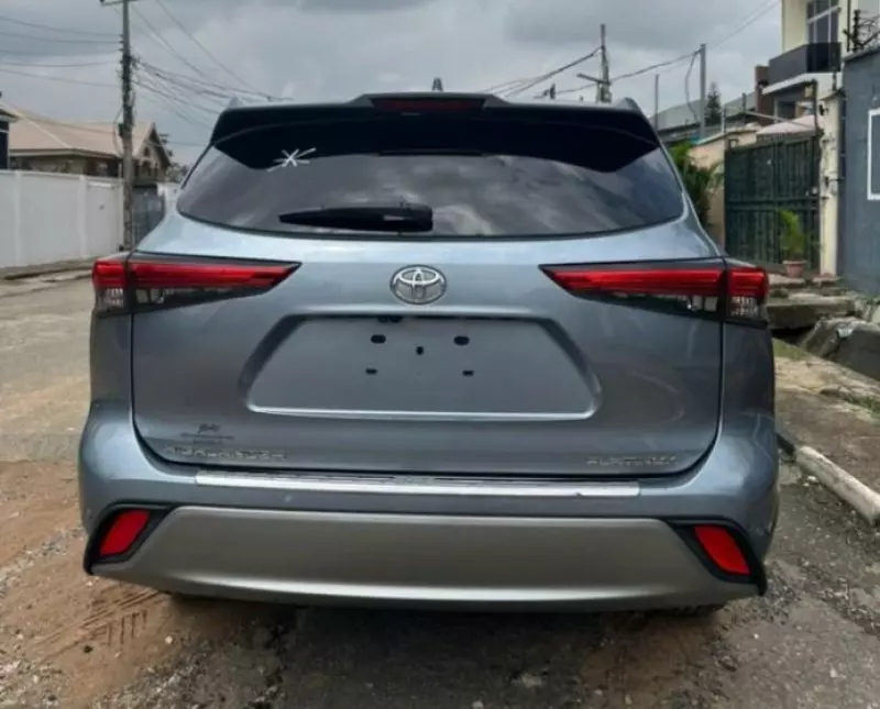 TOYOTA Highlander   - 2021