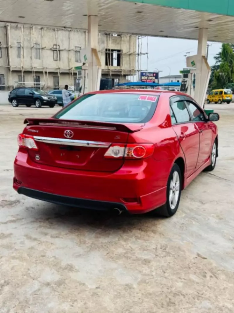 Toyota Corolla   - 2013
