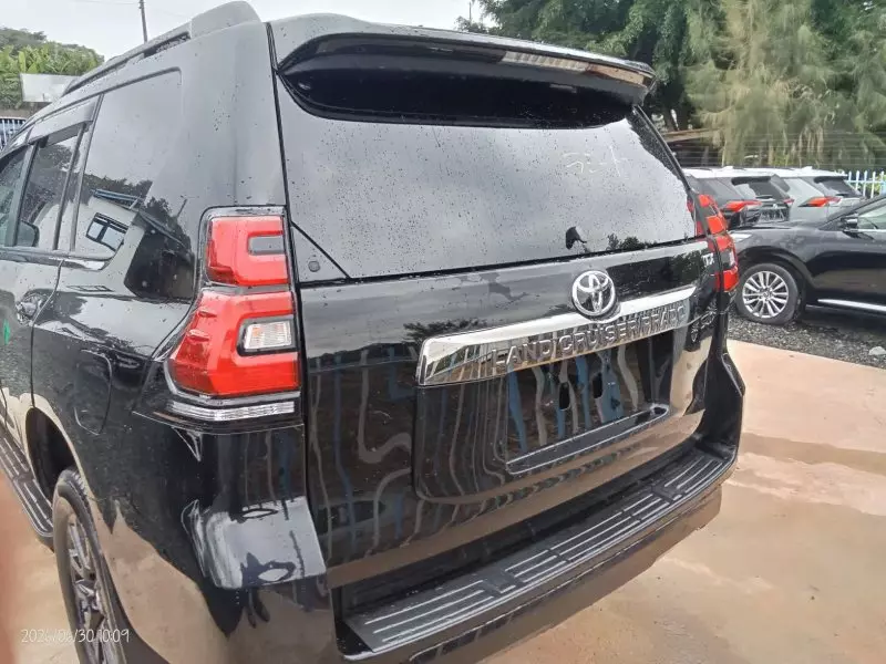 TOYOTA Landcruiser Prado   - 2021