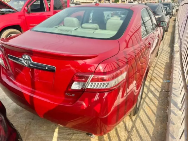 TOYOTA Camry - 2011