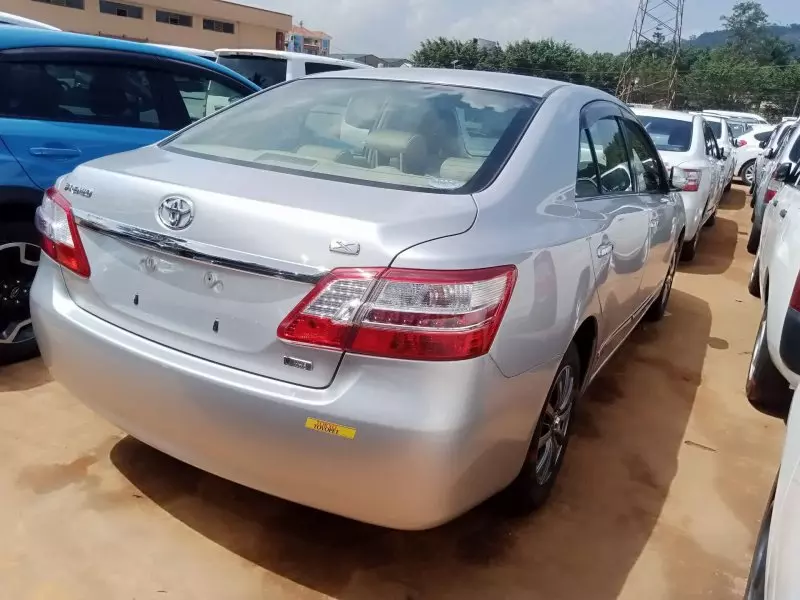 Toyota Premio    - 2014