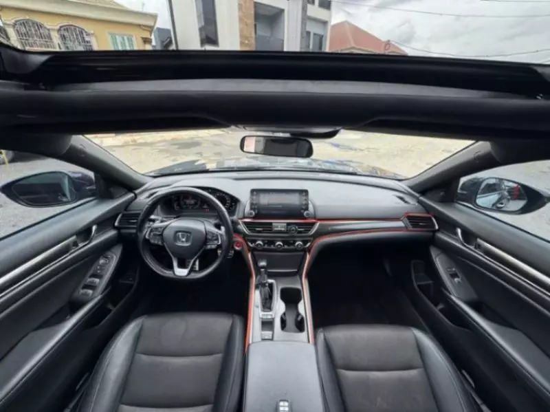 Honda Accord   - 2018