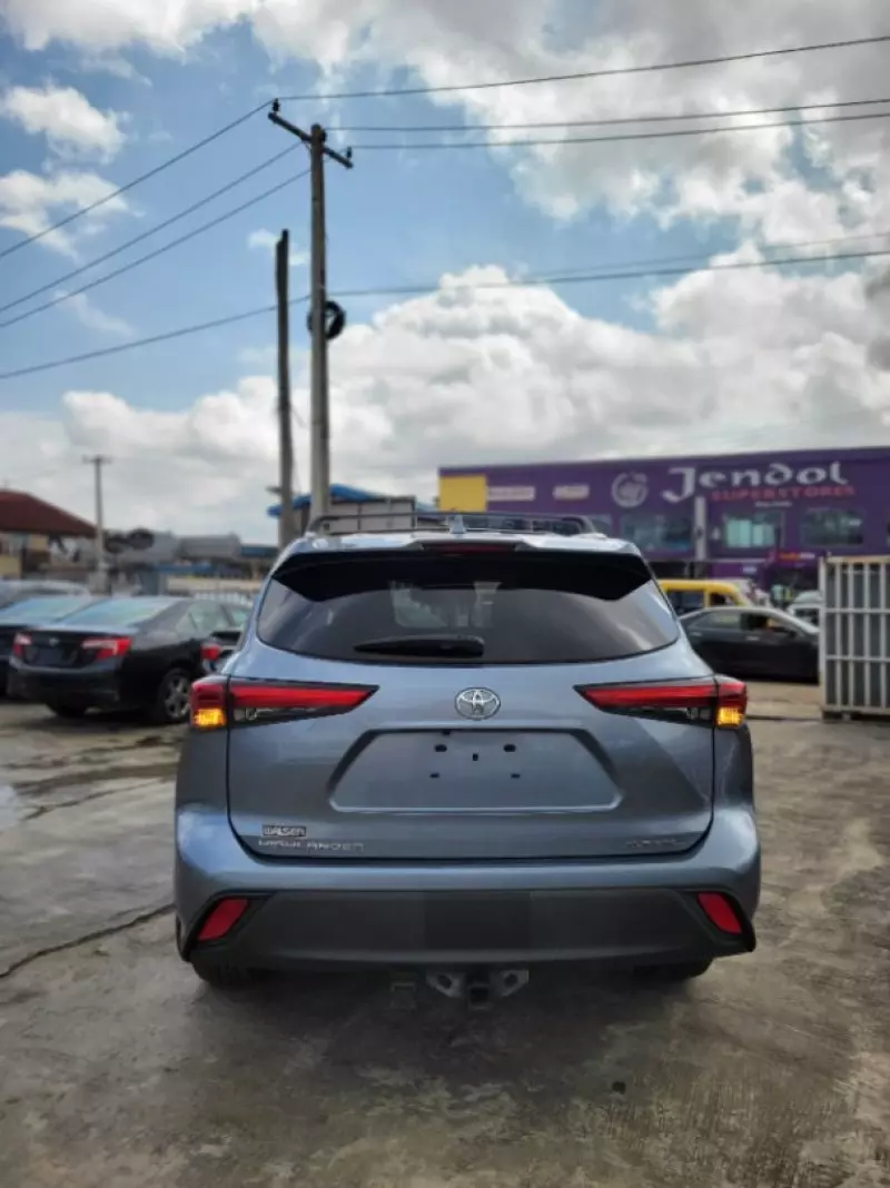 TOYOTA Highlander   - 2020