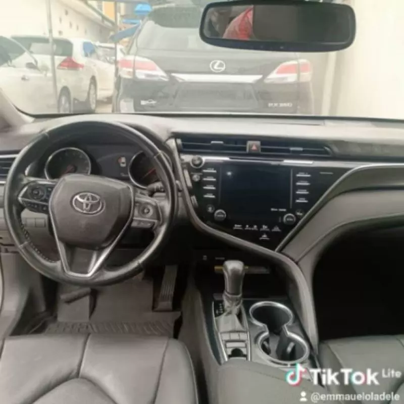 Toyota Camry   - 2018