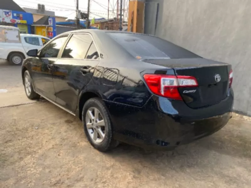 TOYOTA Camry   - 2012