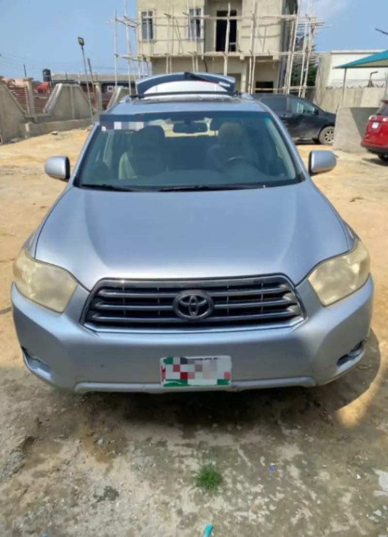 Toyota Highlander   - 2010